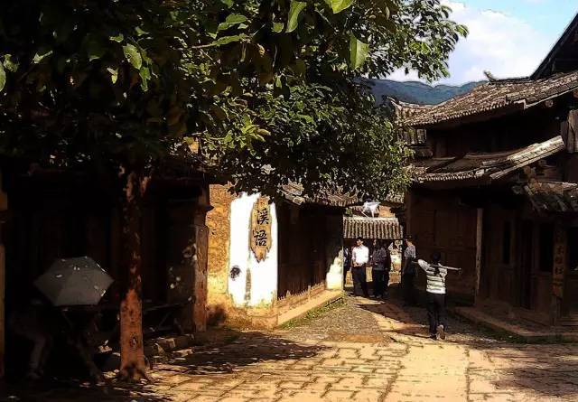 必一运动|《赤痕：夜之仪式》为更多皮肤DLC开放调查问卷(图3)