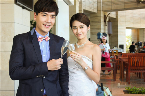 bsports必一运动-《守望先锋》新英雄Sombra黑影优劣分析及玩法推荐(图3)